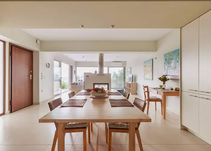 Nafplio, Hill With An Amazing View 나플리오