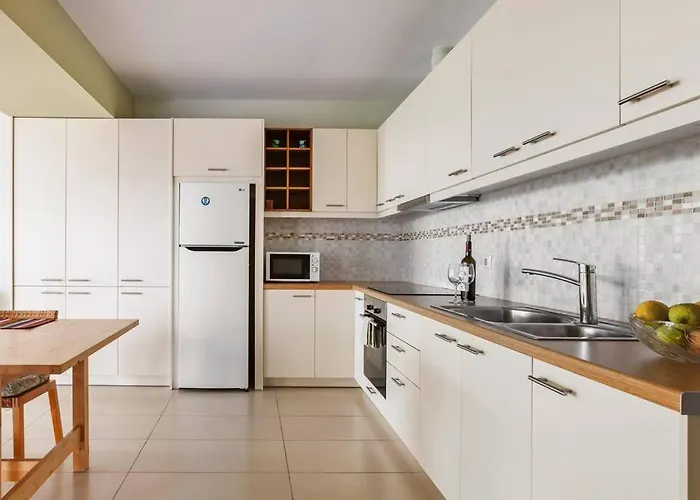 Nafplio, Hill With An Amazing View 나플리오